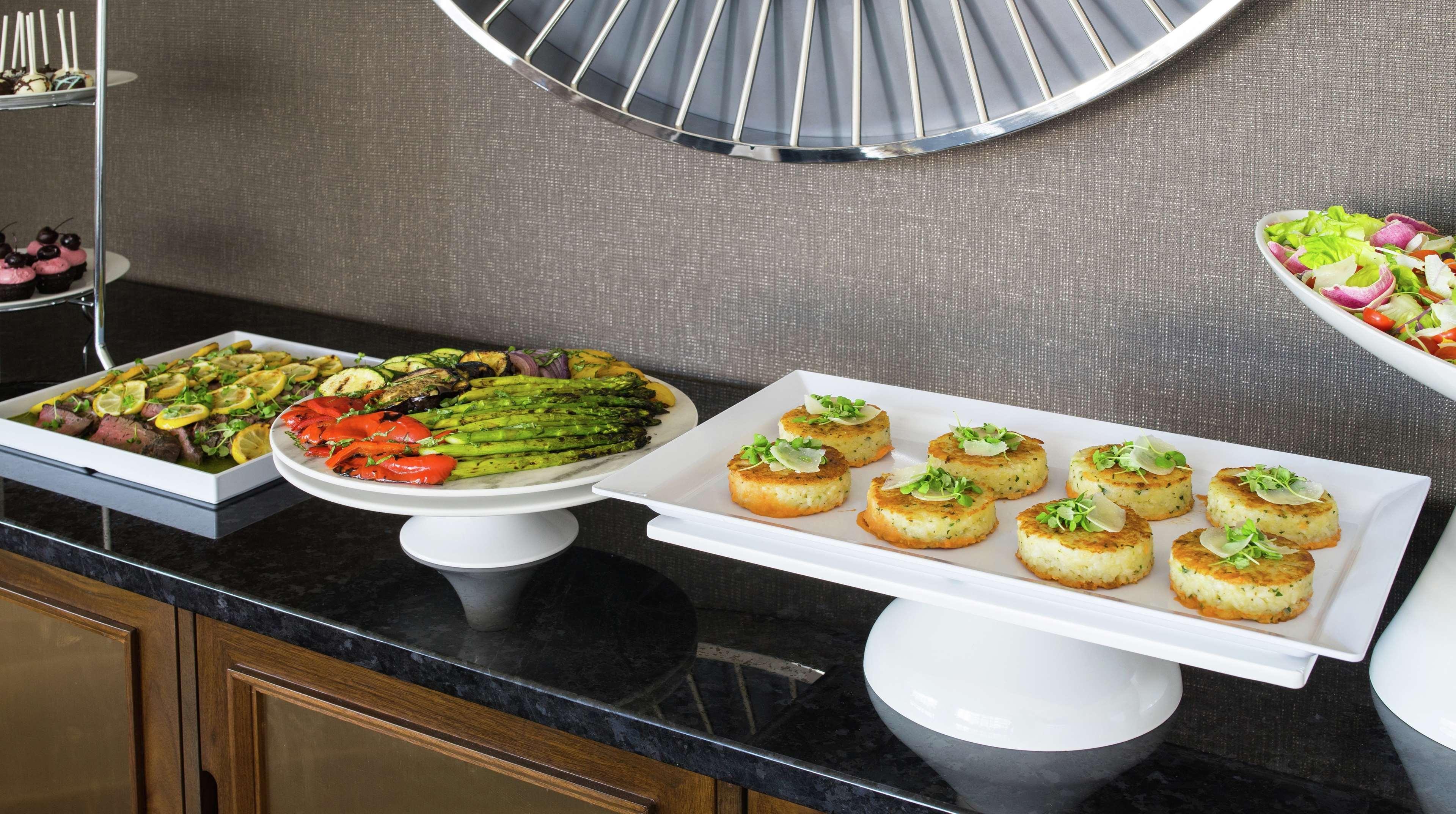 Home2 Suites By Hilton Chicago Mccormick Place Exteriör bild