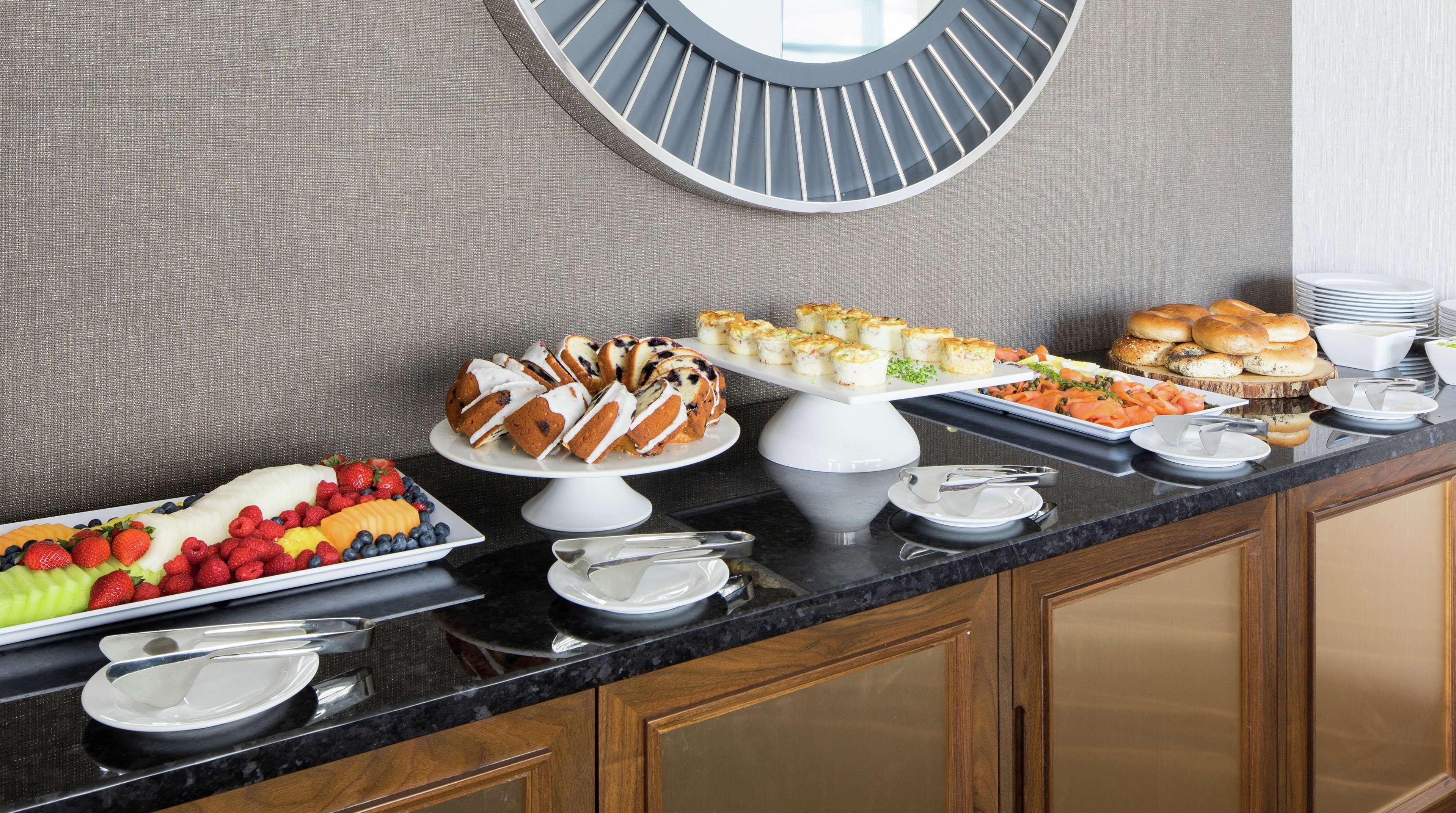 Home2 Suites By Hilton Chicago Mccormick Place Exteriör bild
