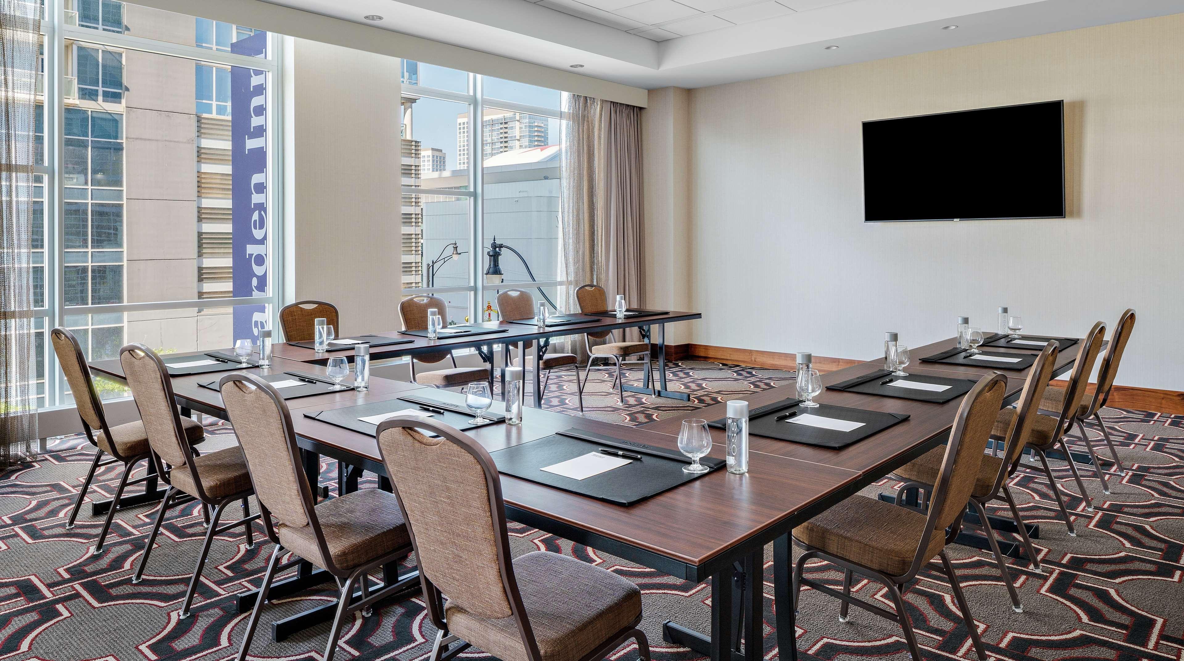 Home2 Suites By Hilton Chicago Mccormick Place Exteriör bild