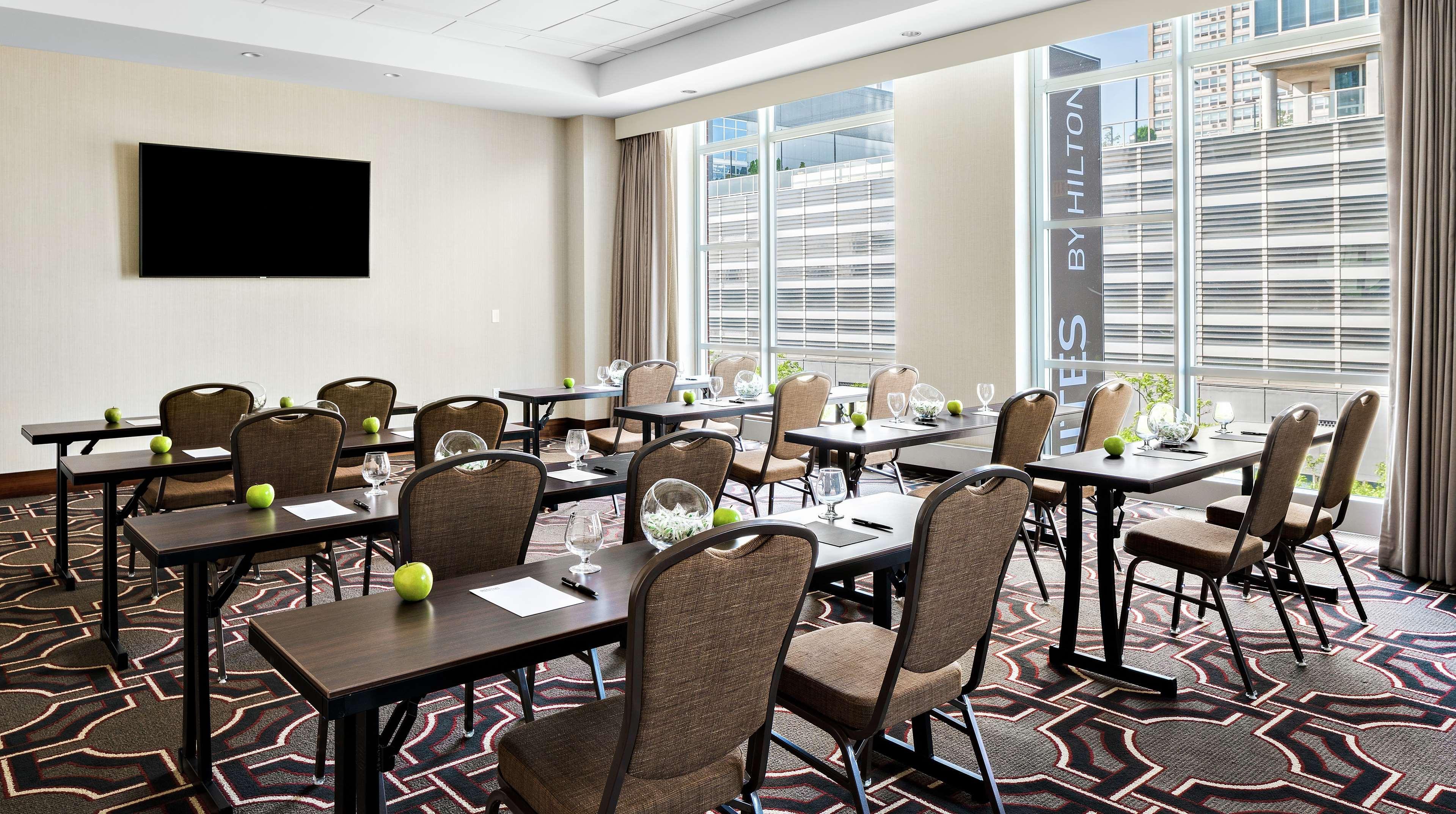 Home2 Suites By Hilton Chicago Mccormick Place Exteriör bild