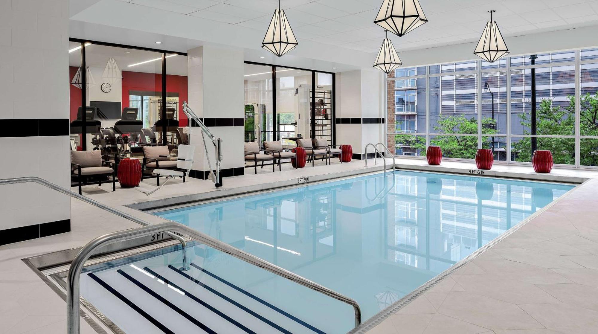 Home2 Suites By Hilton Chicago Mccormick Place Exteriör bild